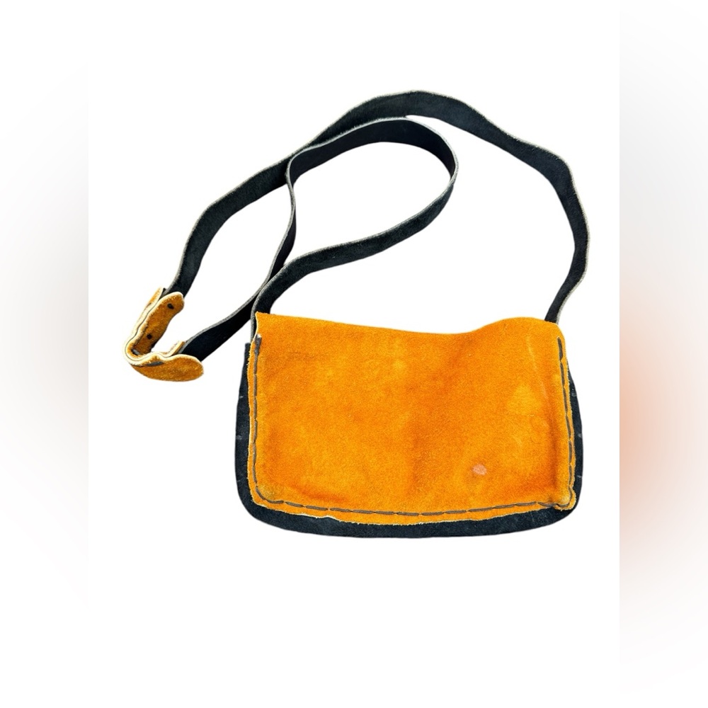 A Story Behind this Handmade Leather Purse - Picture 4 of 7